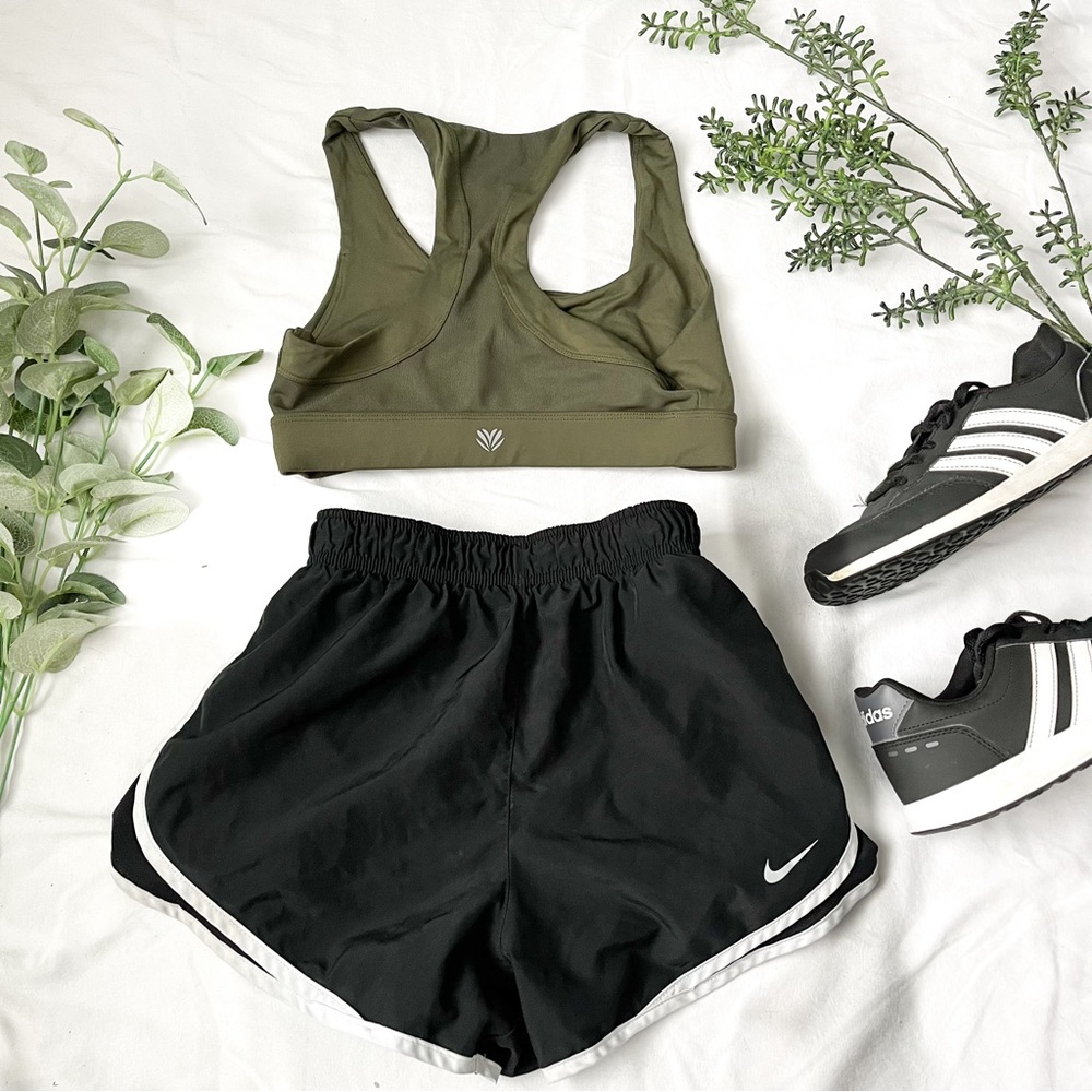 Black & White Womens Nike Athletic Shorts Size M